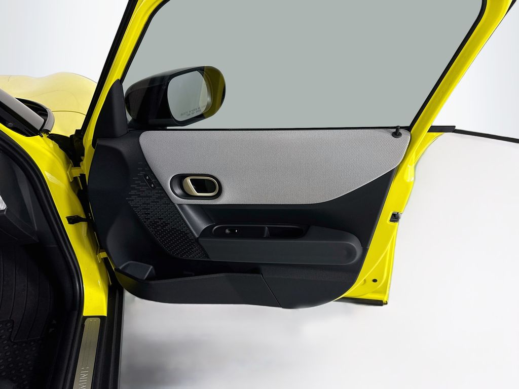Thumbnail: 2025 MINI Cooper - 25