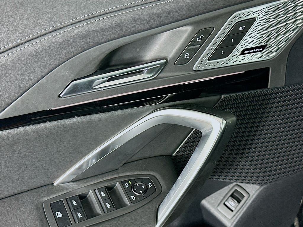 Thumbnail: 2025 BMW X1 - 20