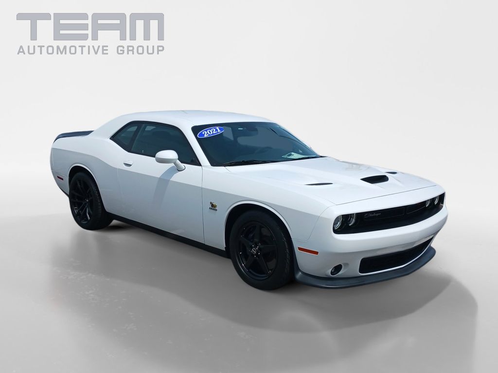 White Knuckle Clearcoat 2021 Dodge Challenger R/T Scat Pack RWD Coupe Rear-Wheel Drive 8-Speed Automatic