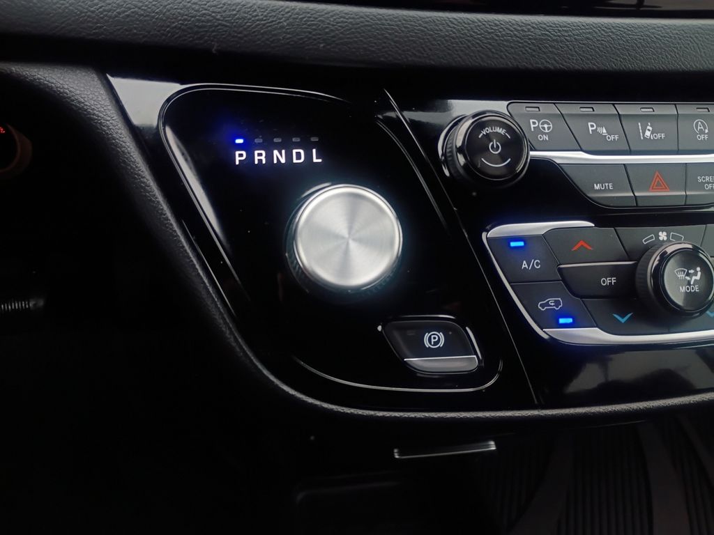 Used Car 2019 Chrysler Pacifica  Touring Plus For Sale Under $20,000 In Austin, Texas