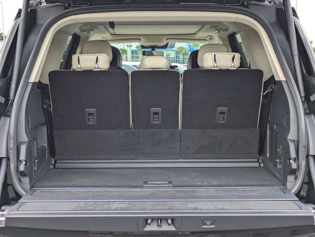 2027 Lincoln Navigator Reserve
