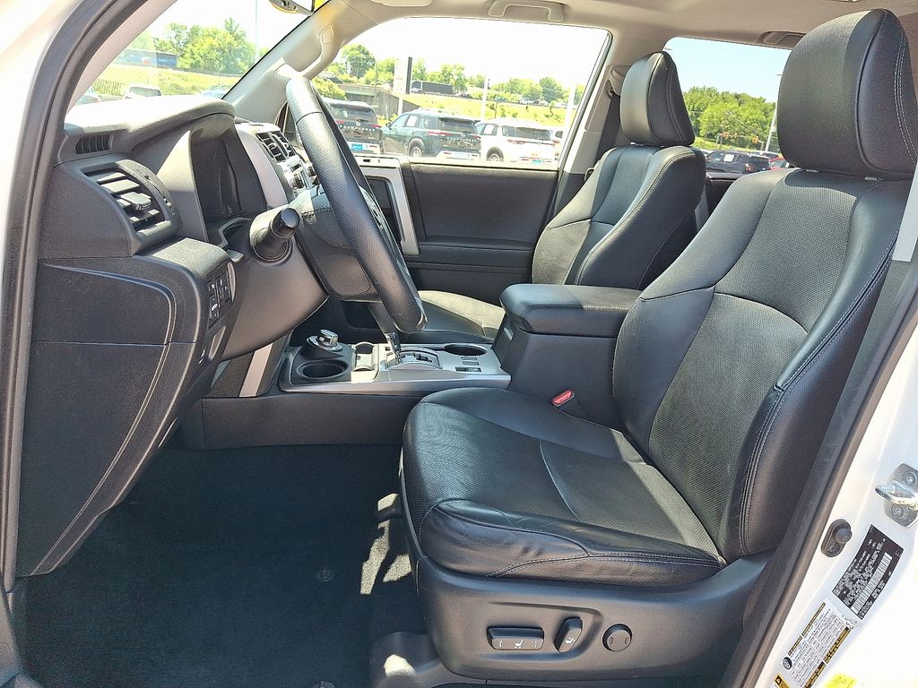 2018 Toyota 4Runner — photo 14
