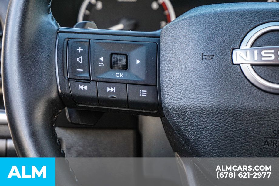 Used 2025 Gray Nissan SV image 29