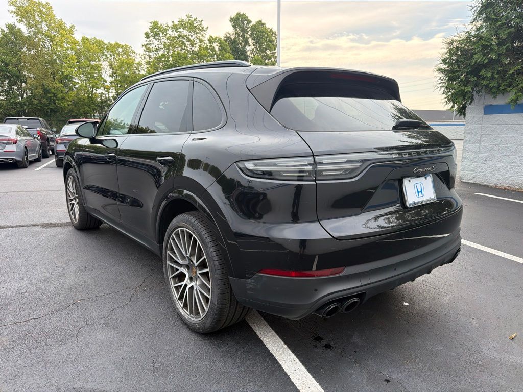Thumbnail: 2022 Porsche Cayenne - 3