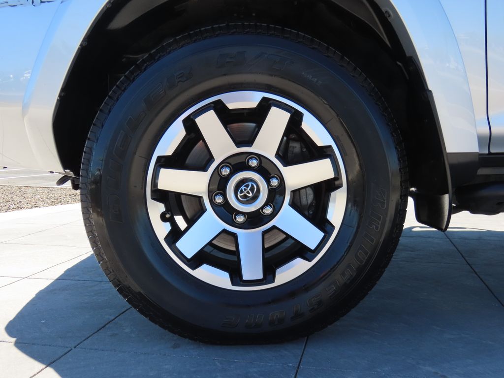 2022 Toyota 4Runner TRD Off Road 29