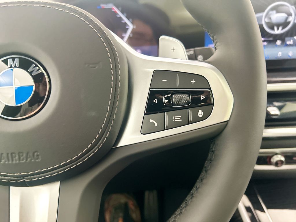 Thumbnail: 2027 BMW X7 - 12
