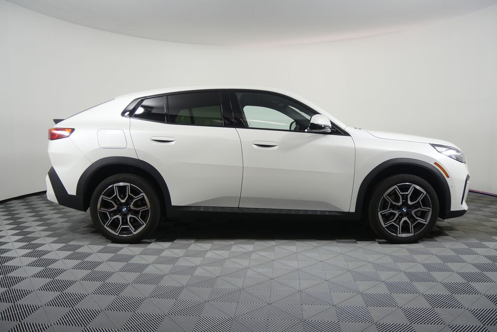 Thumbnail: 2024 BMW X2 - 2