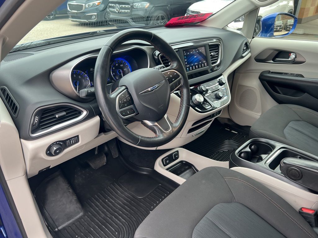 2020 Chrysler Pacifica Touring photo