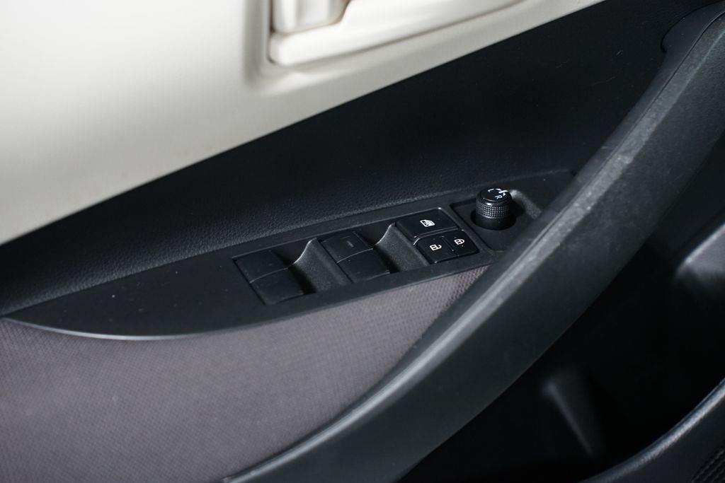 Thumbnail: 2023 Toyota Corolla - 28