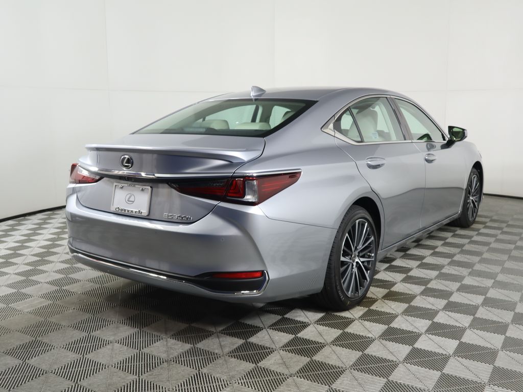 2025 Lexus ES Hybrid 300h 5