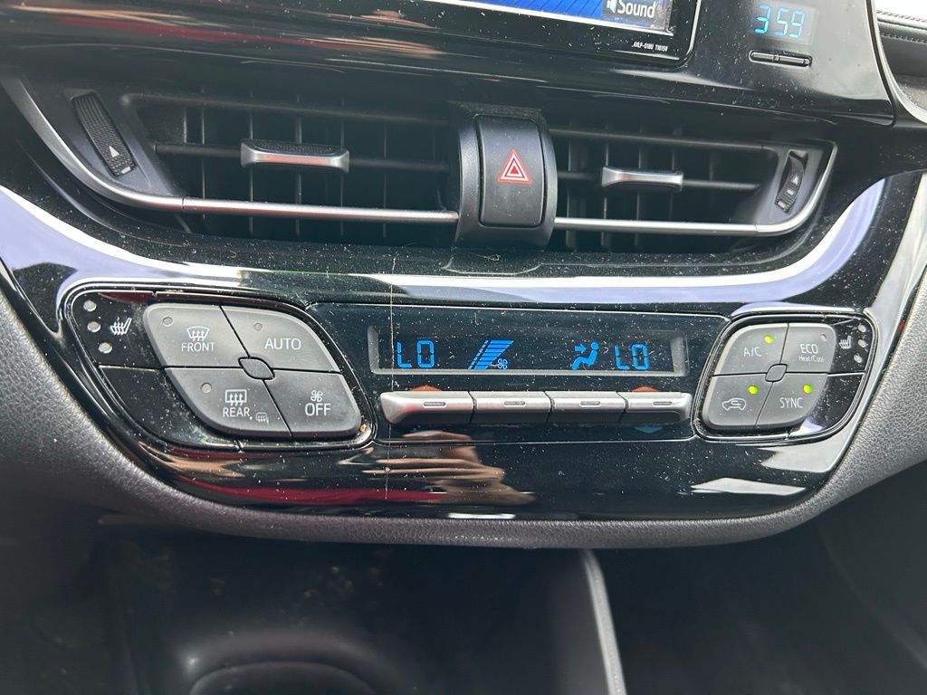 Thumbnail: 2018 Toyota C-HR - 27