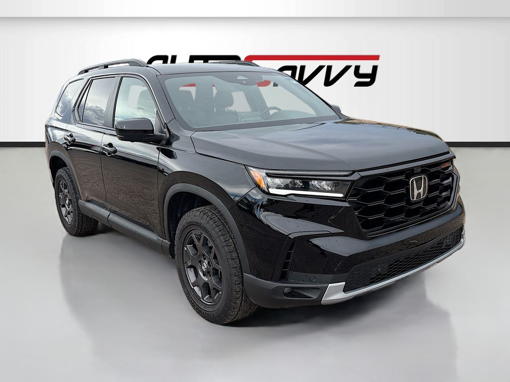 2025 Honda Pilot TrailSport AWD's photo