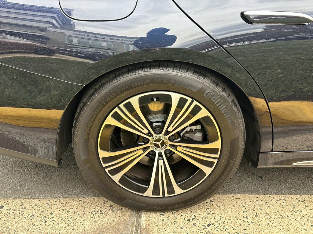 Thumbnail: 2025 Mercedes-Benz E-Class - 16