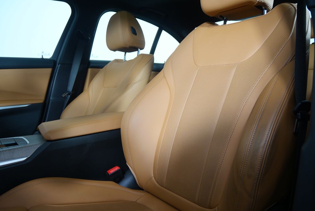 Thumbnail: 2025 BMW 3 Series - 11