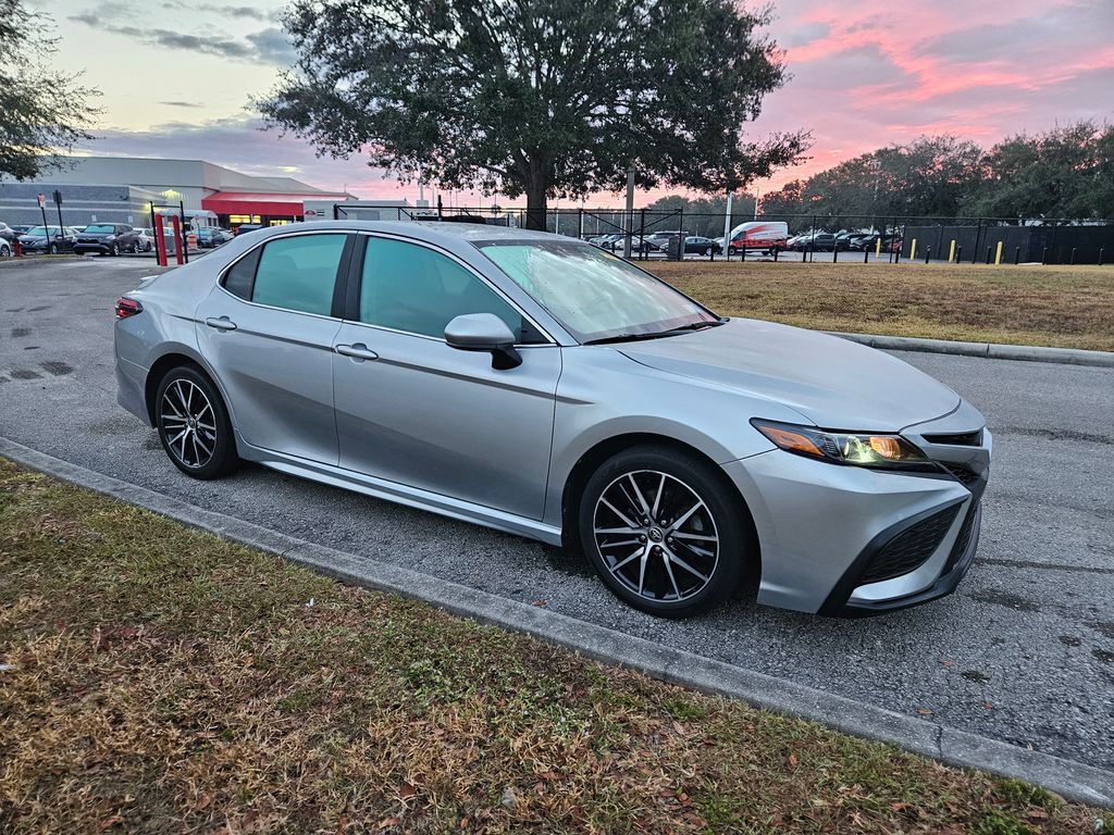 2021 Toyota Camry SE 7