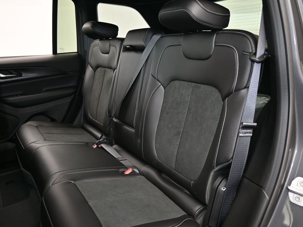 New 2025 Baltic Gray Metallic Clearcoat Jeep Altitude X image 27