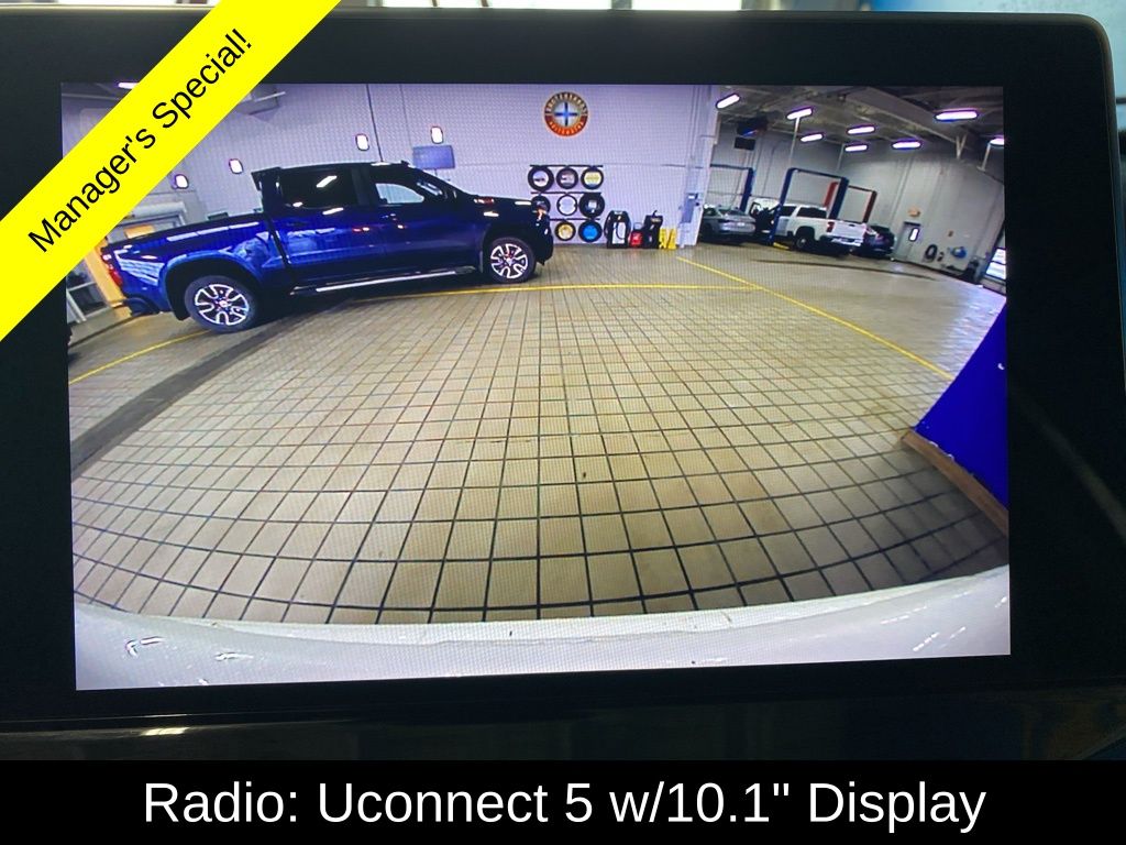 Used 2025 White Jeep Limited image 3