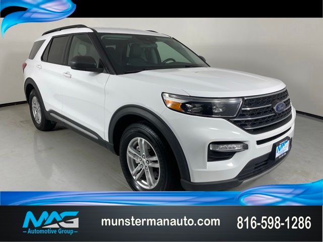 Oxford White 2022 Ford Explorer SUV / Crossover Rear-Wheel Drive Automatic