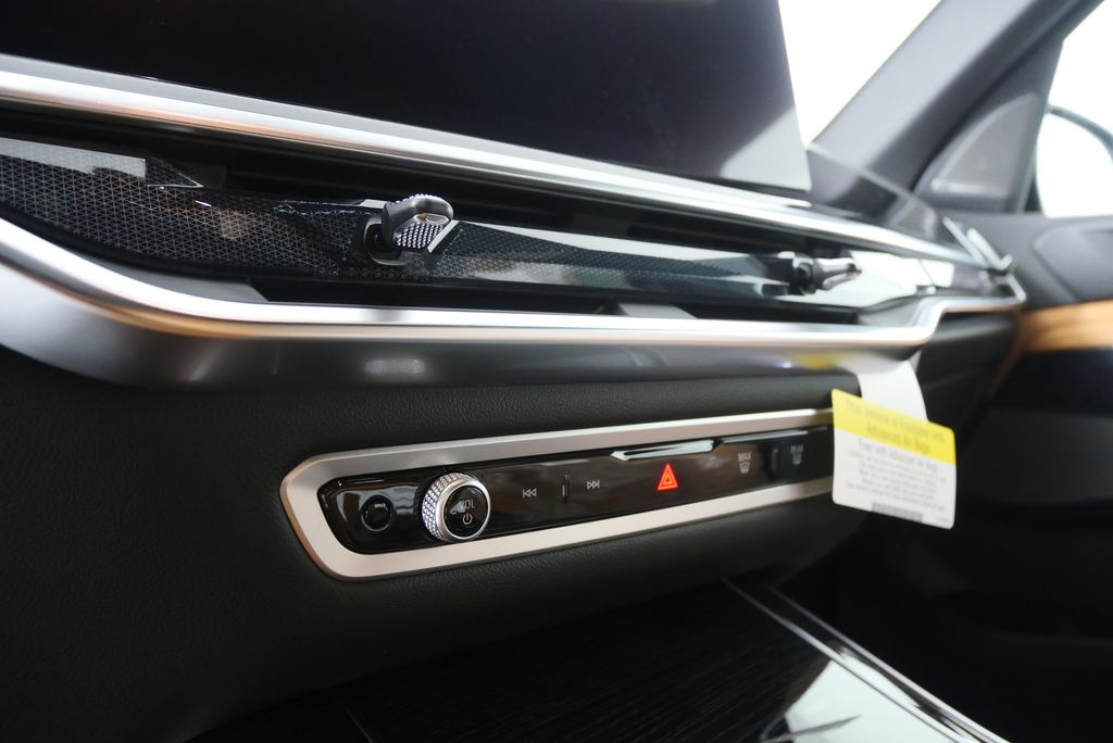 Thumbnail: 2026 BMW X5 - 21