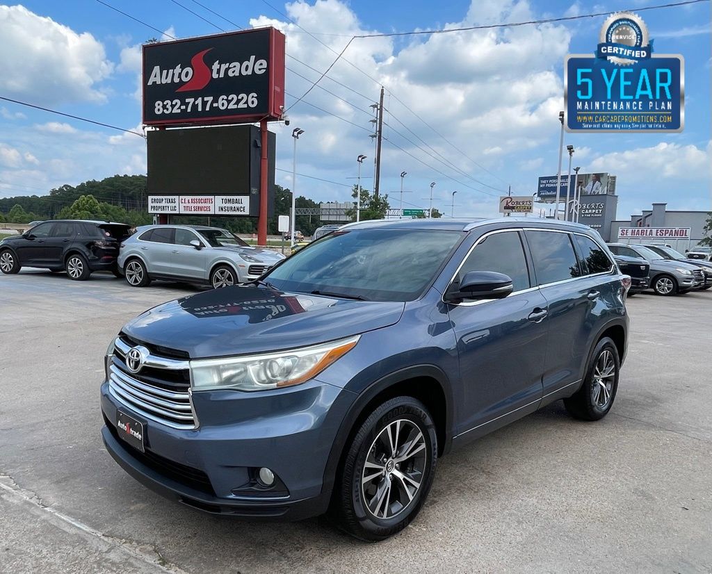 2016 Toyota Highlander XLE V6 Blue at Emmons Autoplex