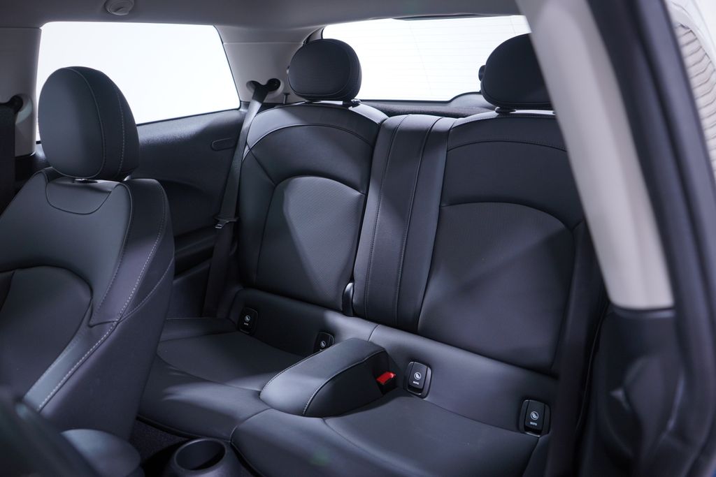 Thumbnail: 2023 MINI Cooper - 9