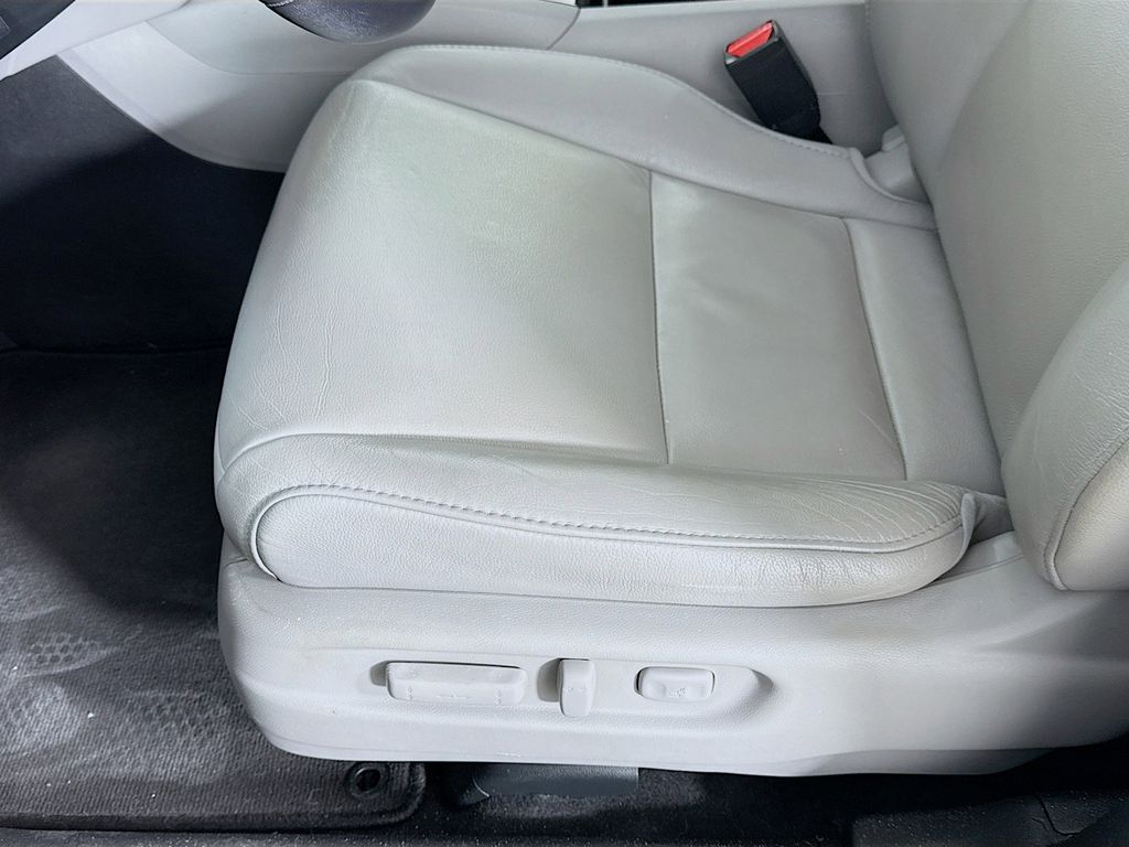 Thumbnail: 2019 Honda Pilot - 19