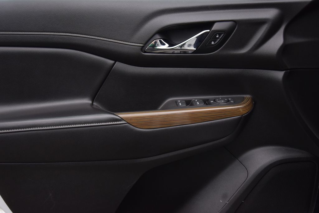 used 2019 GMC Acadia car, priced at $17,200