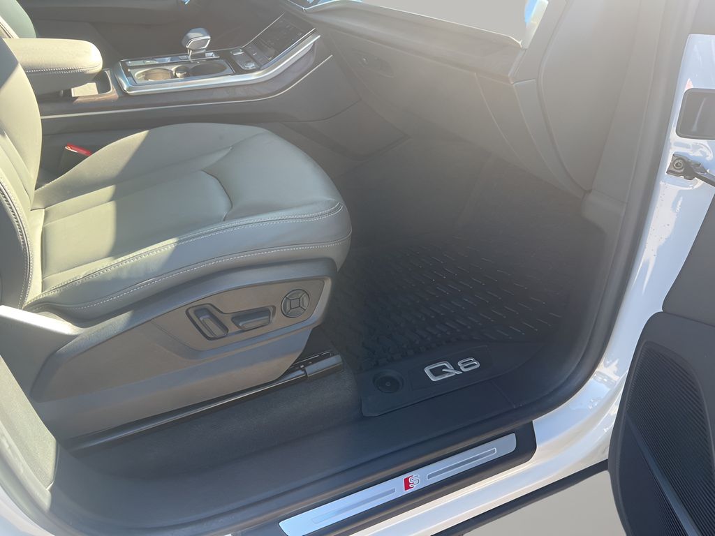 Used Car 2021 Audi Q8  For Sale Under $50,000 In Austin, Texas