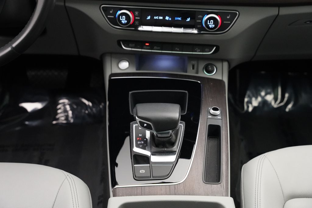 Thumbnail: 2023 Audi Q5 - 13