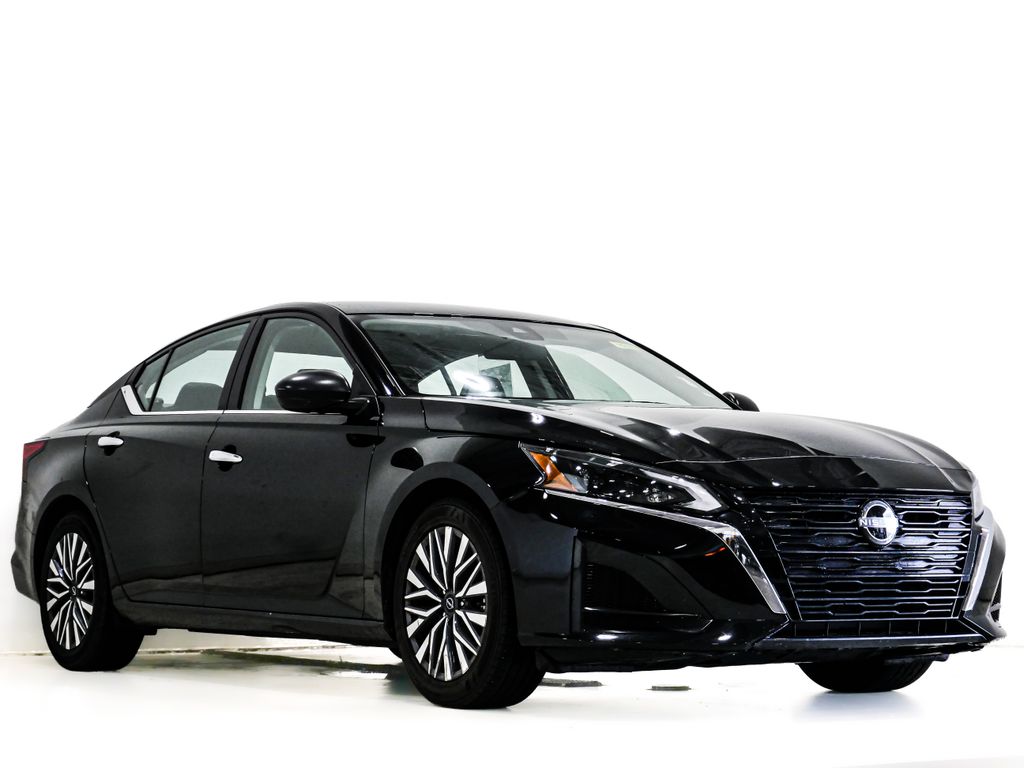 Super Black Clearcoat 2024 Nissan Altima Sedan Front-Wheel Drive Continuously Variable Transmission
