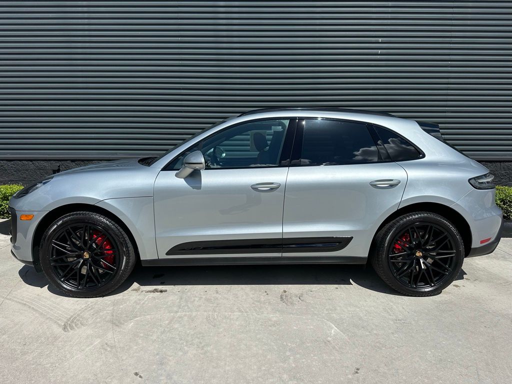 Thumbnail: 2025 Porsche Macan - 2