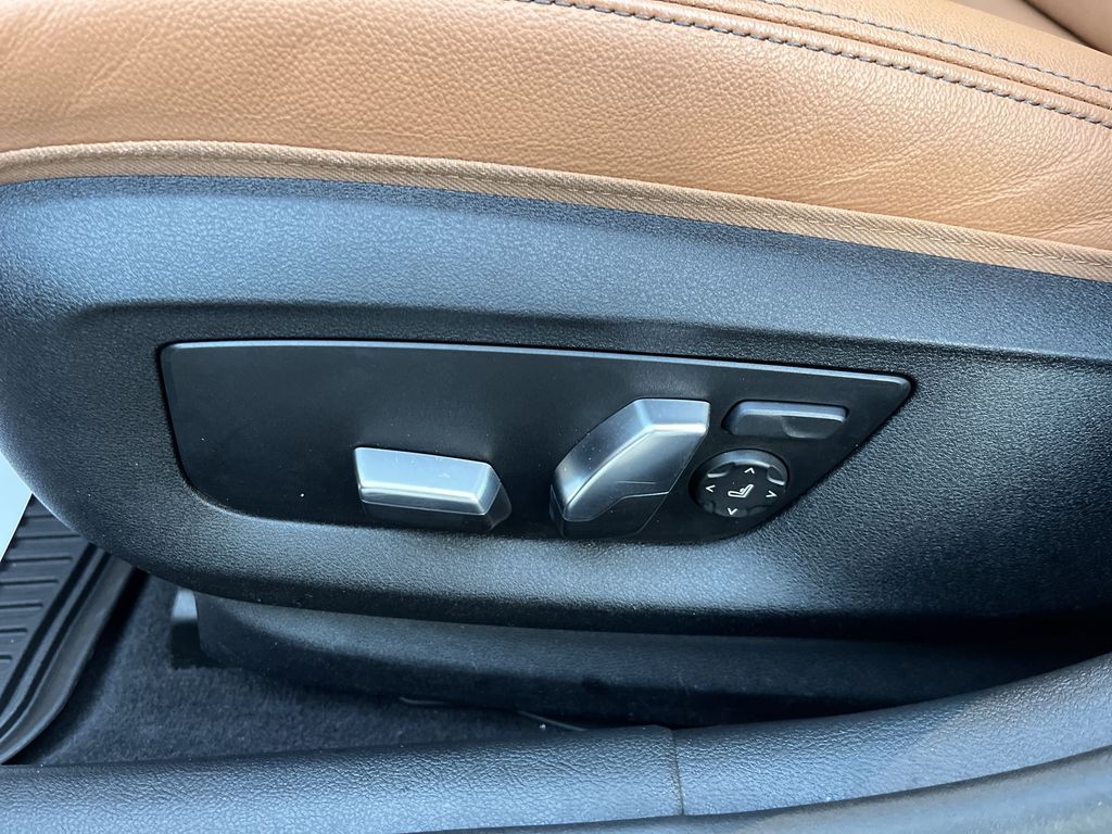 Thumbnail: 2023 BMW 5 Series - 12