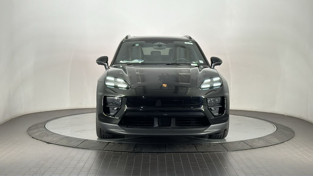 Thumbnail: 2025 Porsche Macan - 10