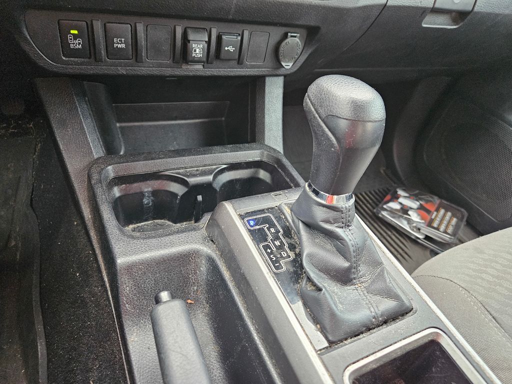 2023 Toyota Tacoma SR5 28