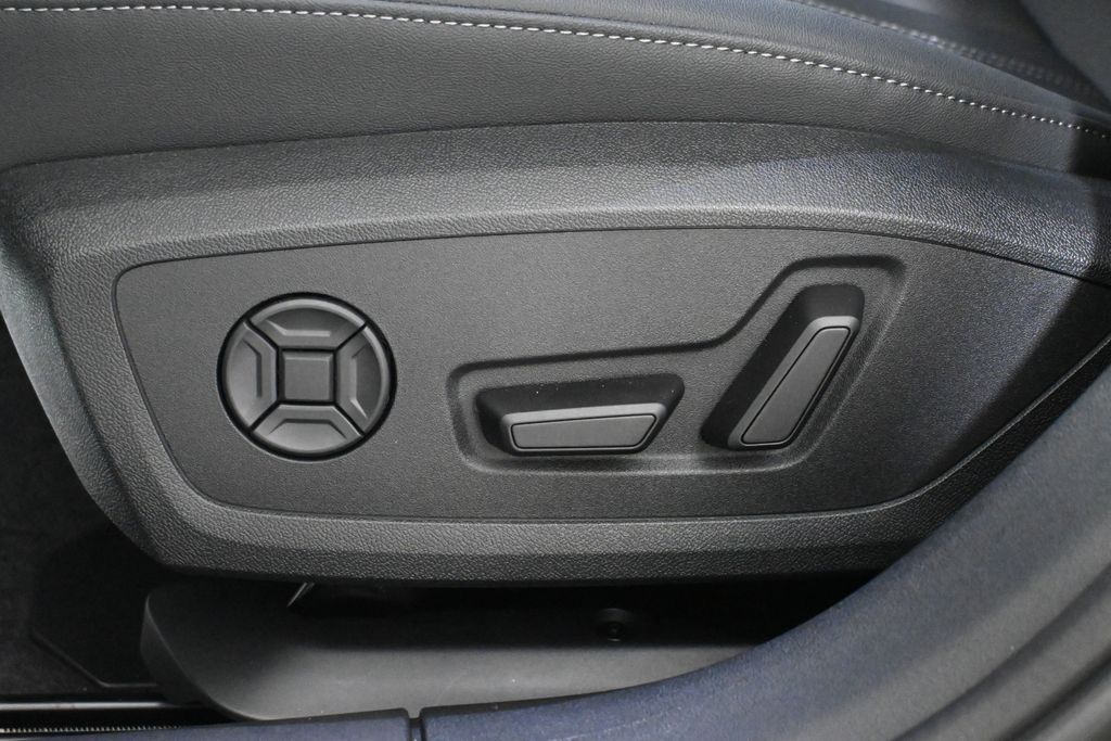 Thumbnail: 2025 Audi A5 - 25