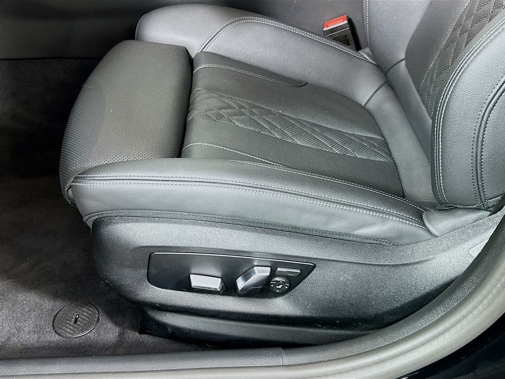 Thumbnail: 2023 BMW 5 Series - 20