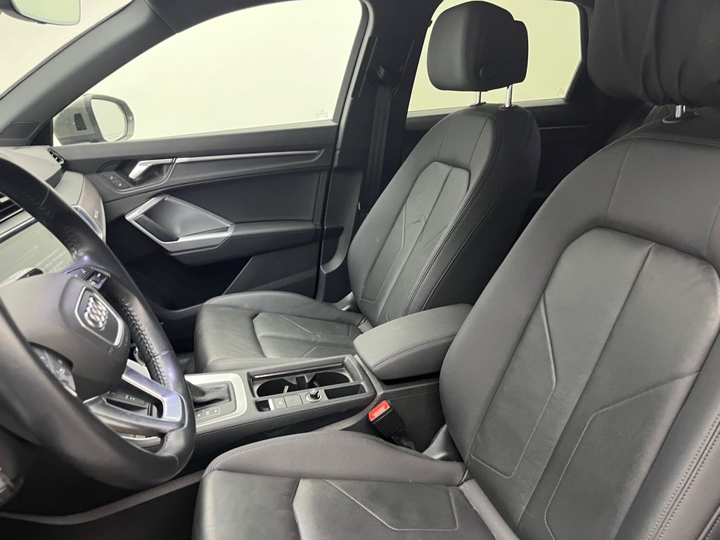 Thumbnail: 2020 Audi Q3 - 9