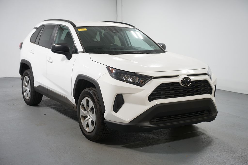 Thumbnail: 2021 Toyota RAV4 - 3