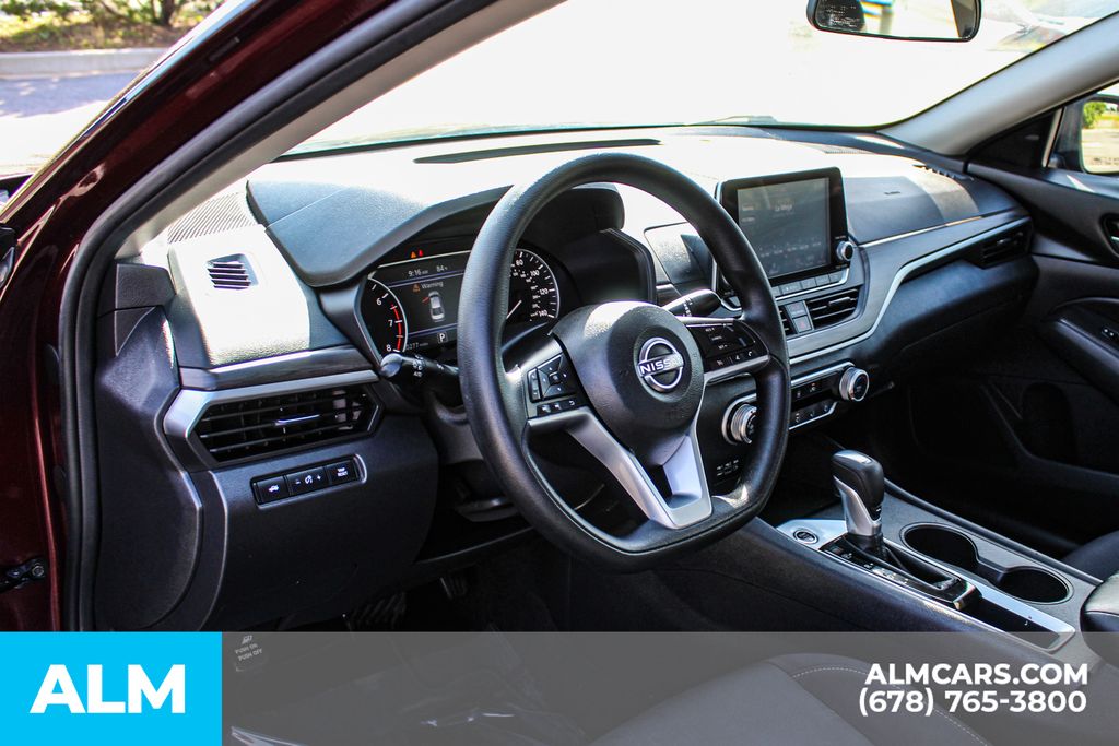 Used 2025 Red Nissan 2.5 SV image 21