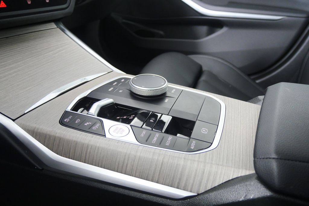 Thumbnail: 2025 BMW 3 Series - 27