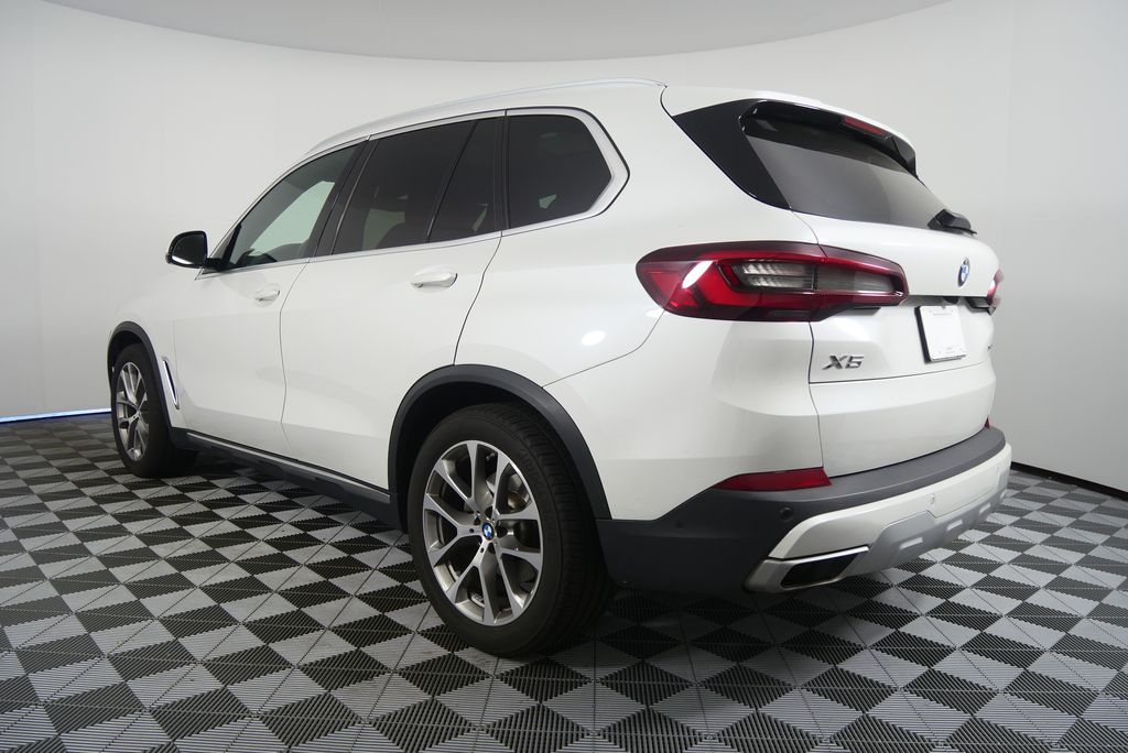 Thumbnail: 2021 BMW X5 - 5