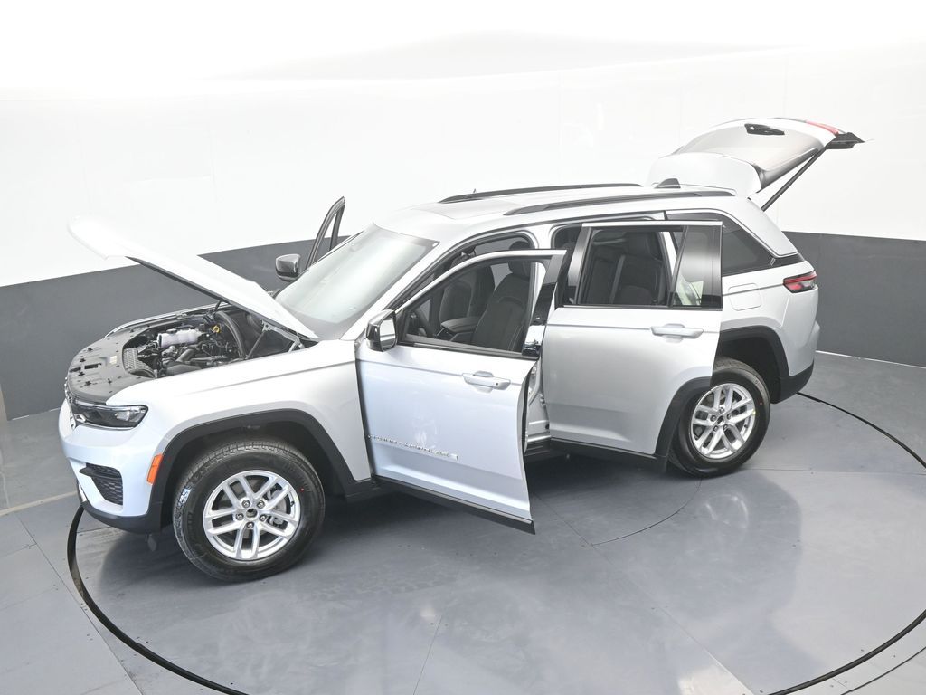 New 2026 Silver Zynith Jeep Laredo X image 58