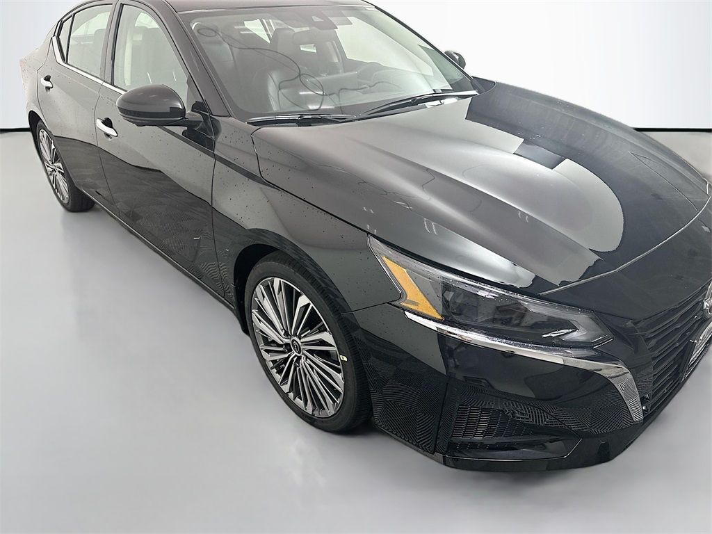 2025 Nissan Altima 2.5 SL FWD