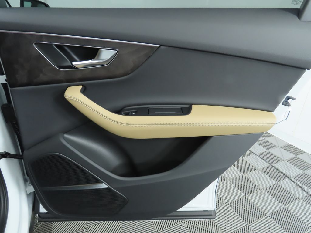 2025 Audi Q7  29