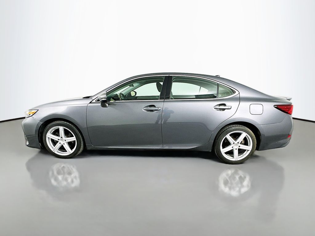 Thumbnail: 2017 Lexus ES - 8