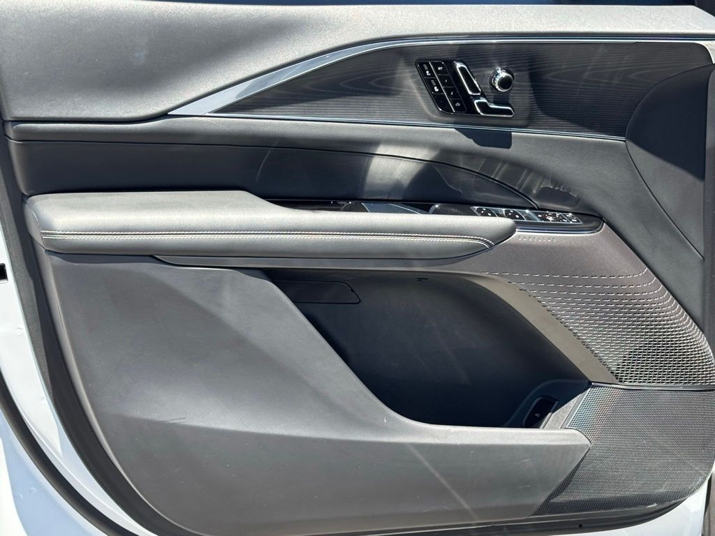 2024 Cadillac LYRIQ Sport Crystal White - Jim Hudson Acura - Image 16