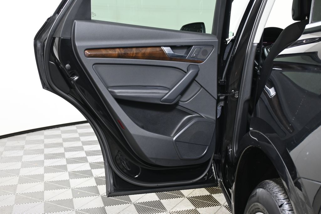 Thumbnail: 2019 Audi Q5 - 32