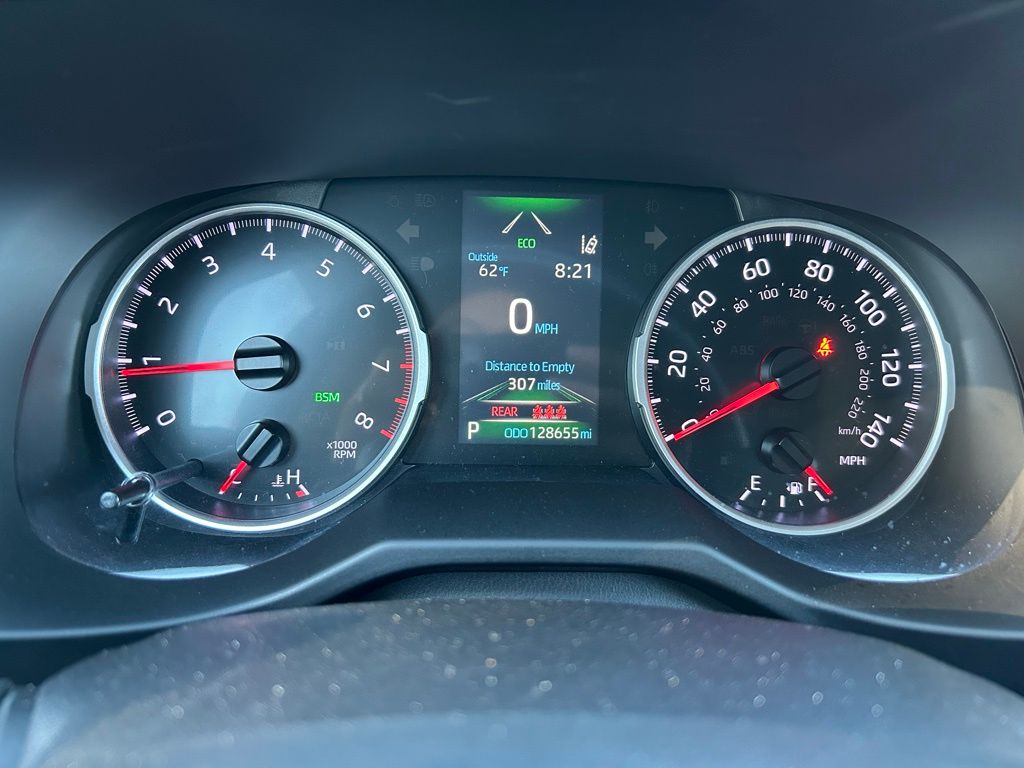 Thumbnail: 2021 Toyota RAV4 - 24