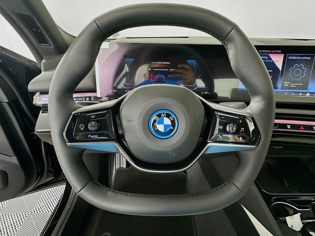 Thumbnail: 2026 BMW i5 - 10