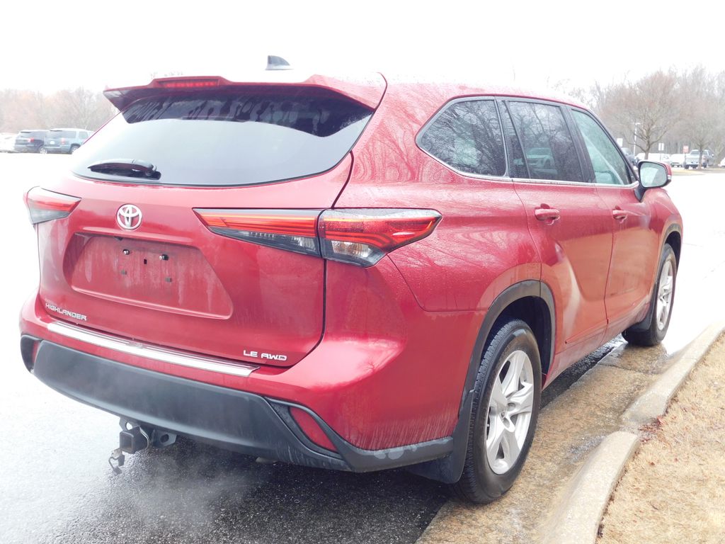 2022 Toyota Highlander LE 10